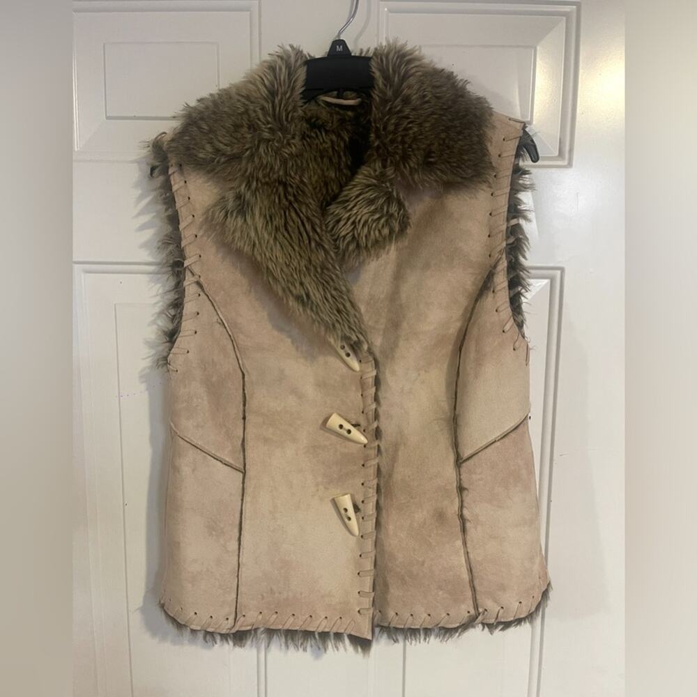 Scully Ladies  Faux Fur Leather Like Vest Sz: Medium